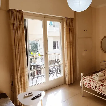 Next To Metro! Bright Apartment With Fully Equipped Kitchen Athene Buitenkant foto