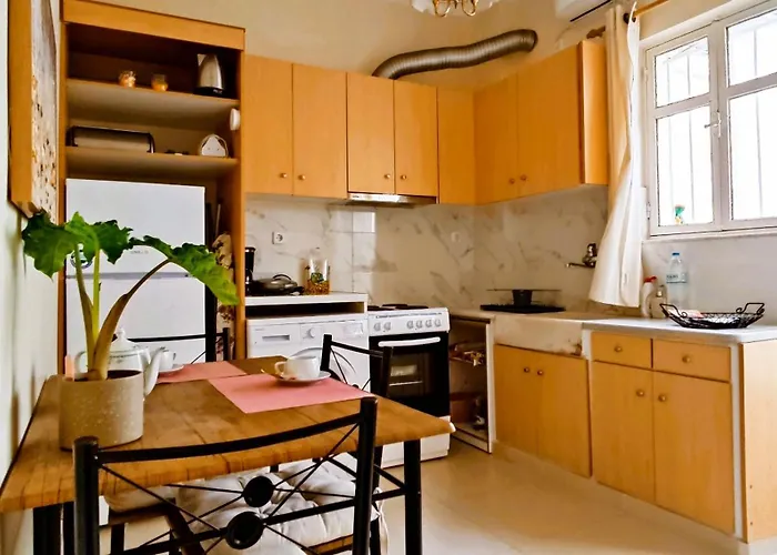Next To Metro! Bright Apartment With Fully Equipped Kitchen