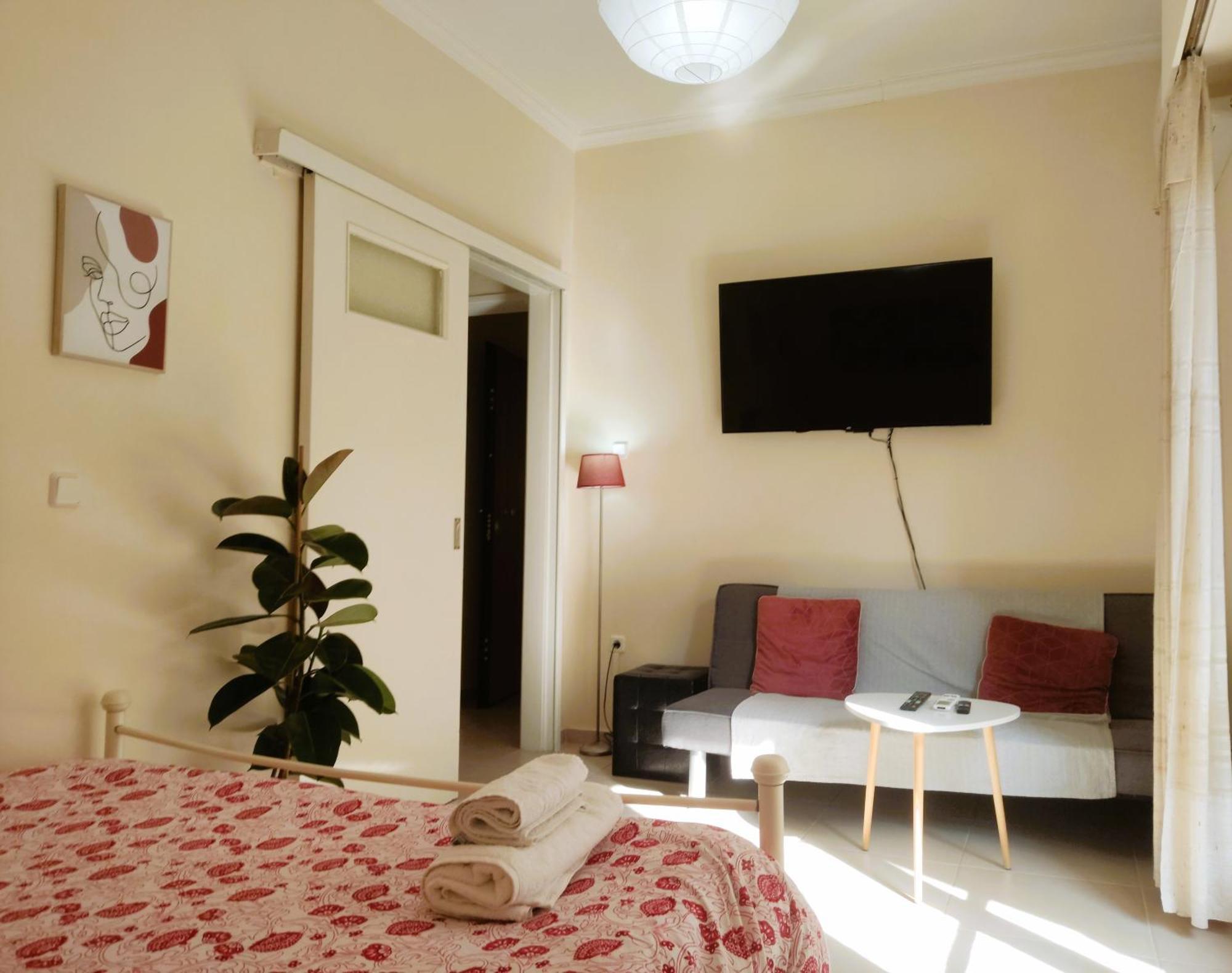 Apartment Next To Metro! Bright With Fully Equipped Kitchen