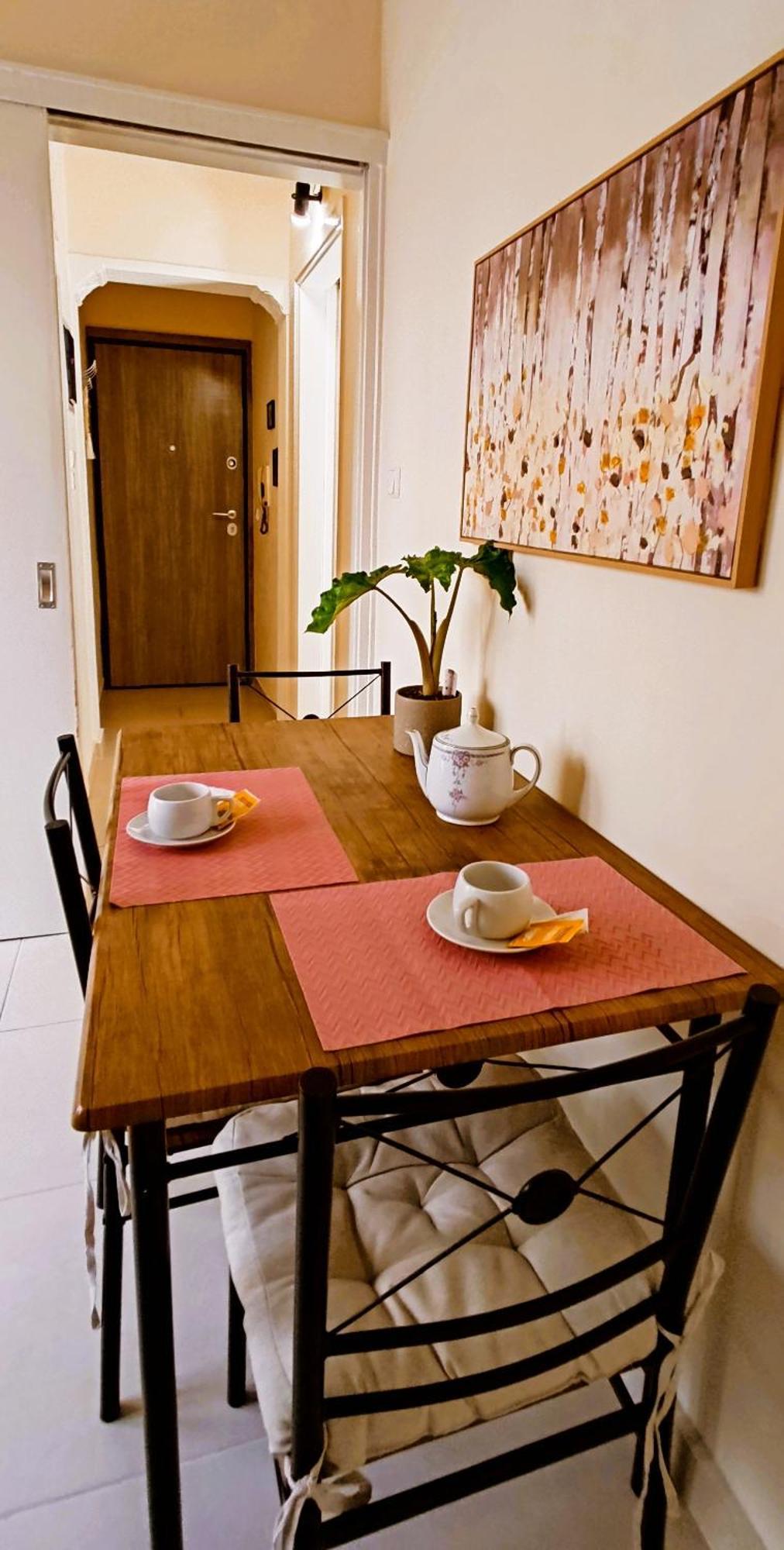 Apartment Next To Metro! Bright With Fully Equipped Kitchen *